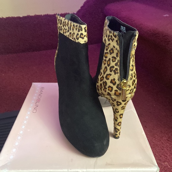 Bandolino with Leopard Print heels Ankle Boots. Size 9M - Picture 4 of 6